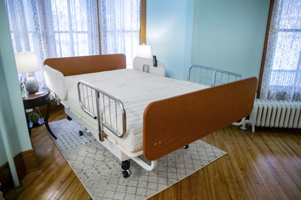 hi lo bariatric heavy duty extra wide hospital bed